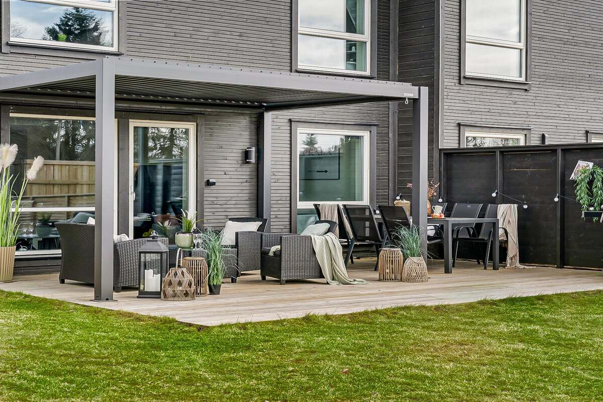 You are currently viewing Louvred roof with 10’x10′ feet – that’s why it’s so special!